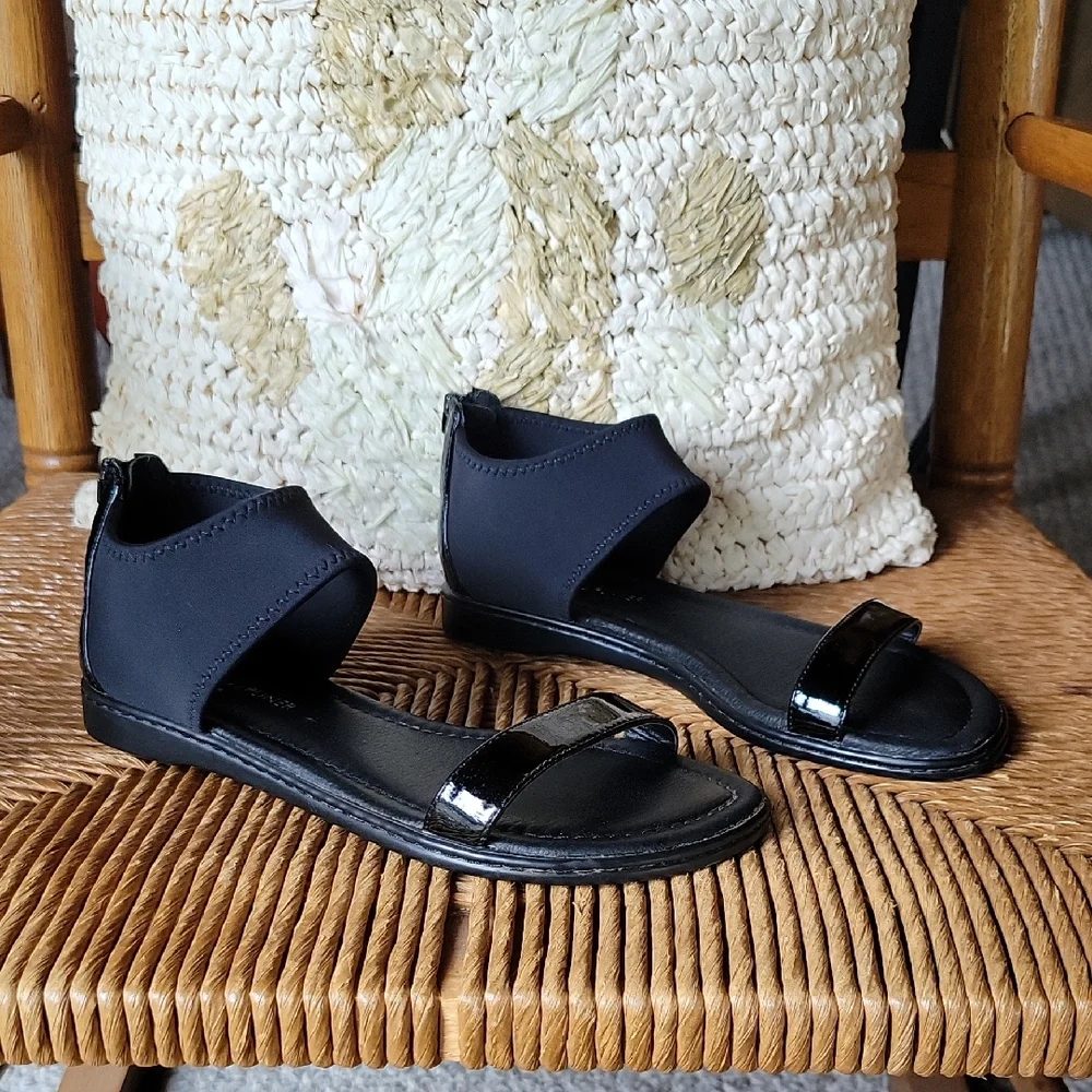 Donald J. Pliner Gelda-26, black, sandals, size 6M